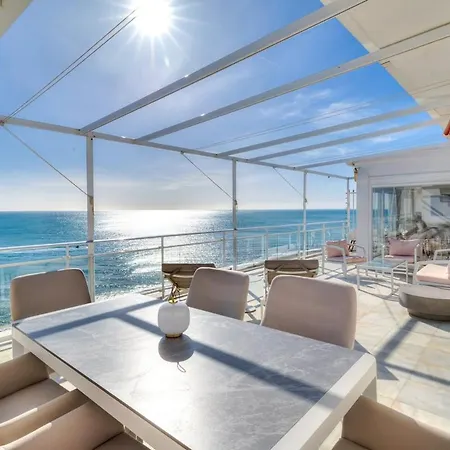 Heaven On Earth With Apartment *